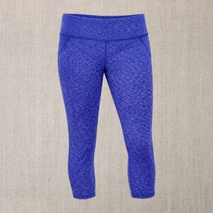 𝅺under Armour Fitted Heatgear Crop Legging